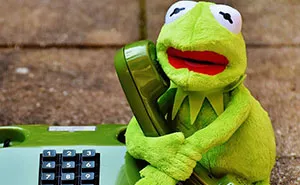 Family Gets Calls From Radio Listeners, Dad Promises Them Cars As Prizes After The Radio Station Refuses To Change The Way They Say Their Number