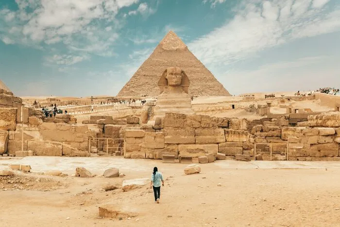 30 People Warn Tourists About Common Scams In Their Countries
