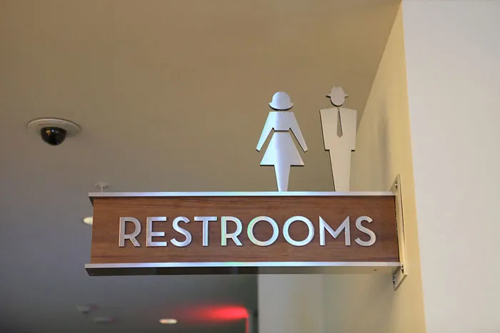 20 Empleados de hoteles muestran las señales de alerta que debemos tener en cuenta durante nuestra próxima estadía