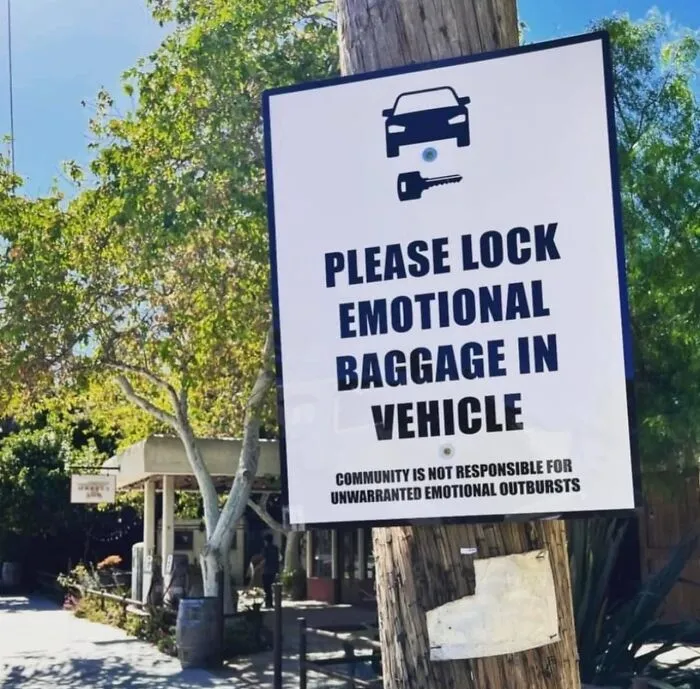 50 Of The Best Pics From This Facebook Group Dedicated To Weird And Absurd Signs Spotted Around The World