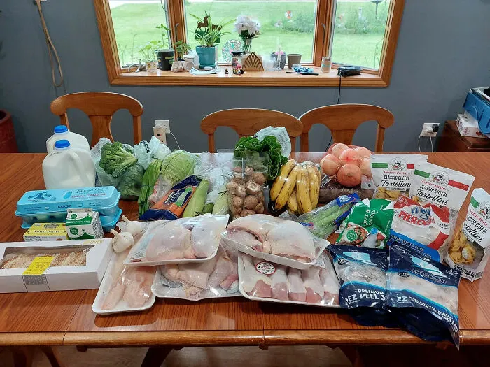 Esto es 100 dólares de comida en los barrios del sur de Chicago