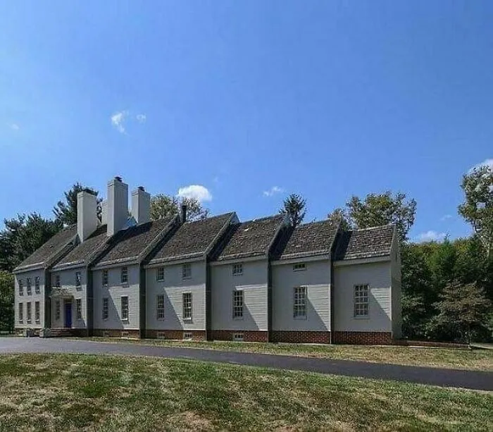 This House Exexexexexextension