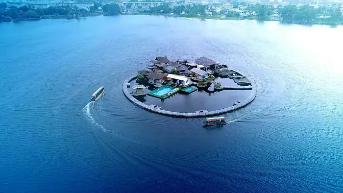 L'ile Fllottante (Abidjan, Ivory Coast)