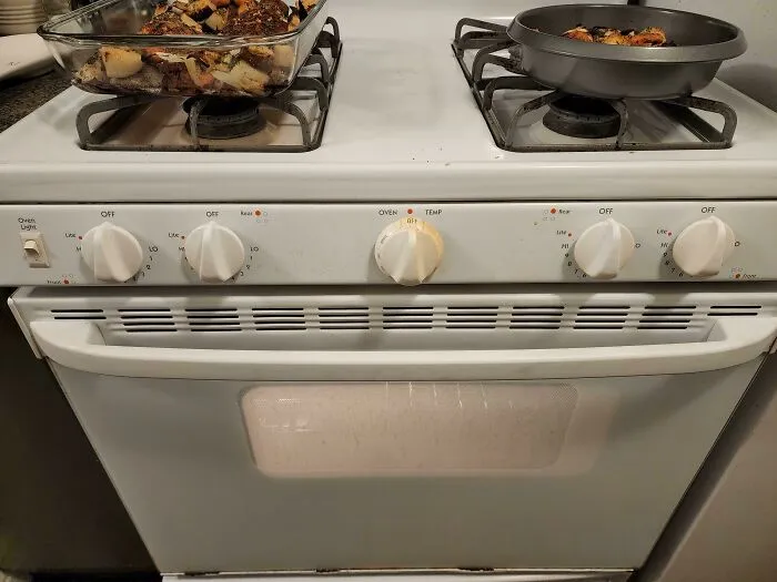 Oven Vents Directly Onto The Knobs, Making Them Discolored And Burning Hot To The Touch.