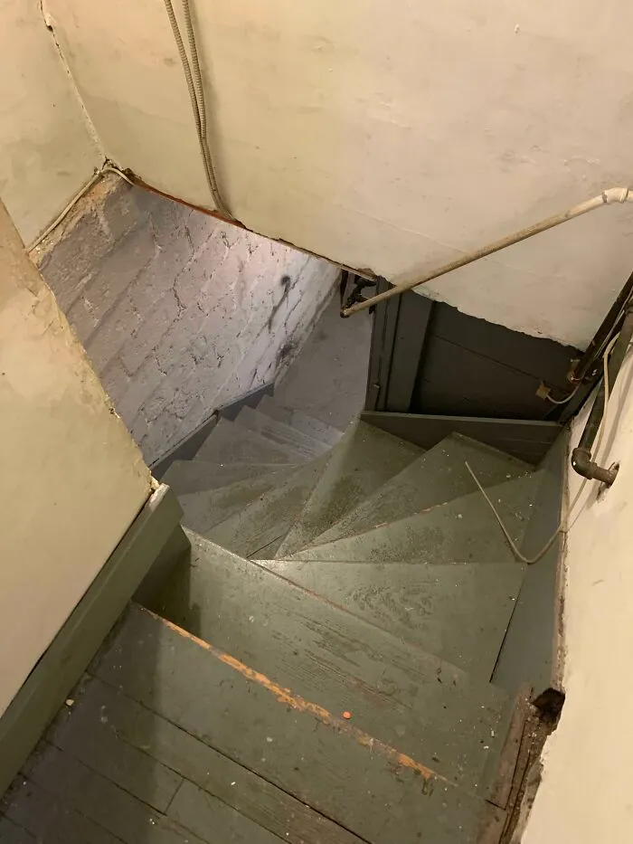Resbala y te romperás el cuello al ir al sótano a lavar la ropa en mi edificio de apartamentos