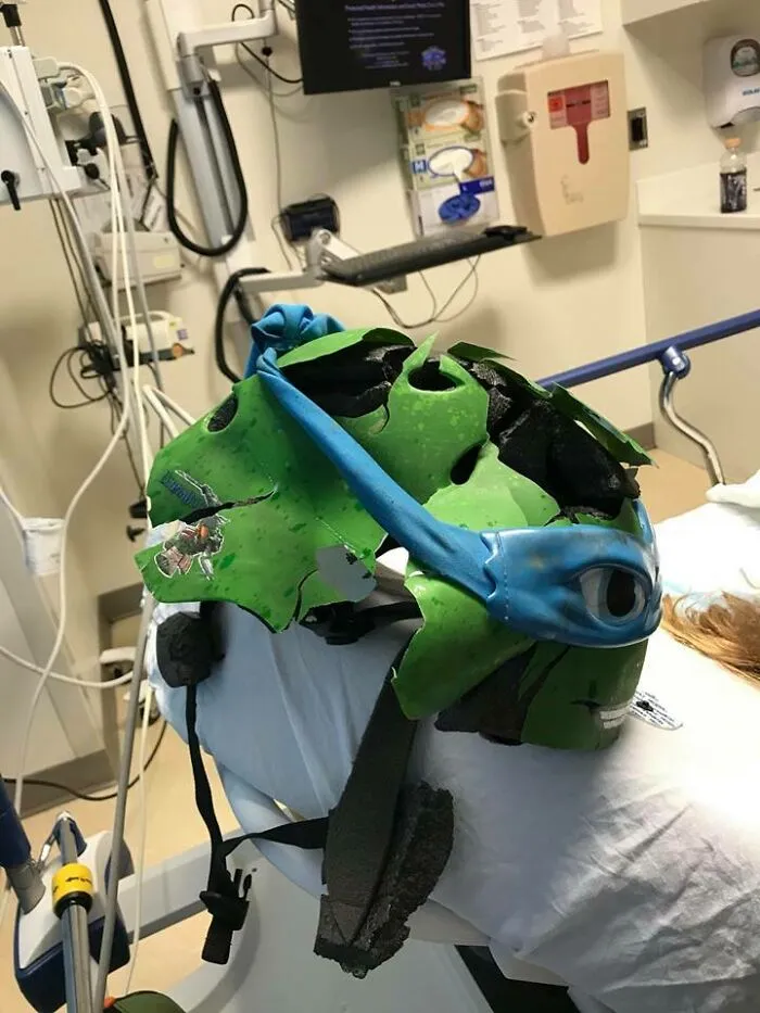 Parents, Please Make Sure Your Children Wear Helmets! They Do Work