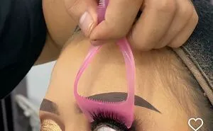 49 Times Makeup Artists Messed Up And The Clients Had To "Wear" Their Fails (New Pics)