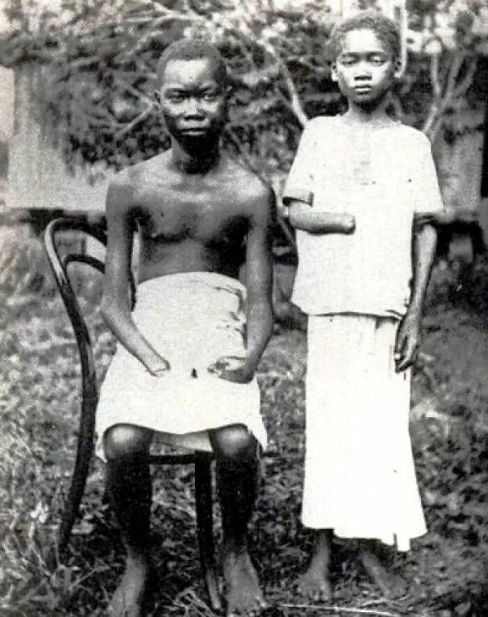 En la década de 1890, el Estado del Congo (controlado por los colonos belgas) permitía a las compañías maniobrar casi con total libertad