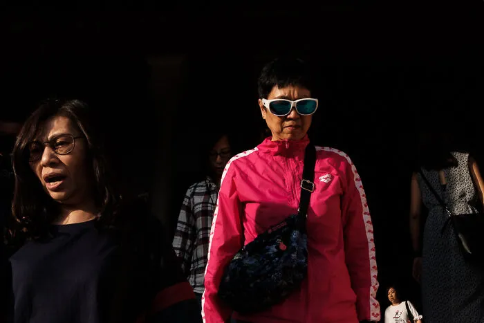 30 Candid Pictures I Captured In The Streets Of Various Cities