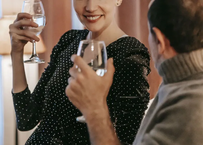 People Share 30 Things That People Who Are Having A Secret Affair Do That Immediately Give Them Away