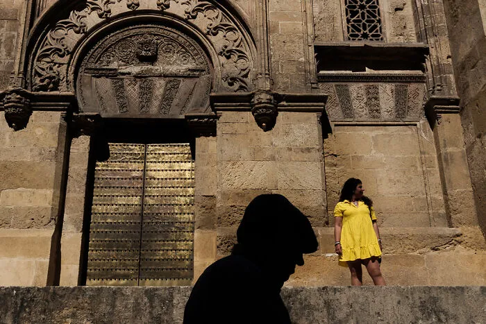 30 Candid Pictures I Captured In The Streets Of Various Cities