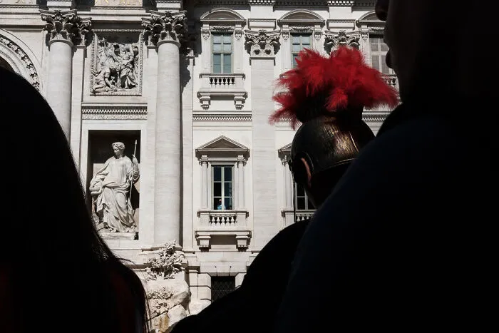 30 Candid Pictures I Captured In The Streets Of Various Cities