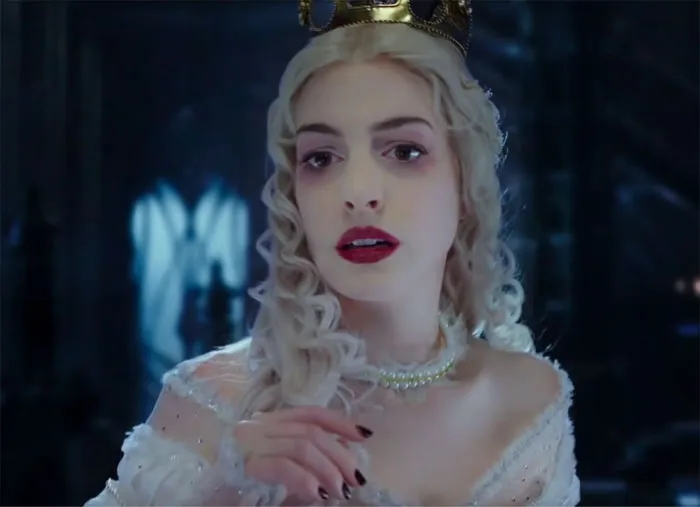 Alice Through The Looking Glass (2016)