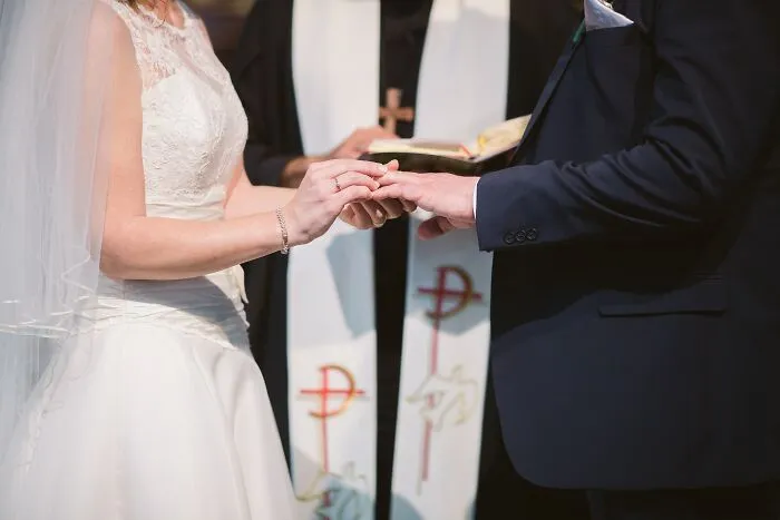 18 Of The Weirdest Wedding Experiences, As Shared By The Bored Panda Community