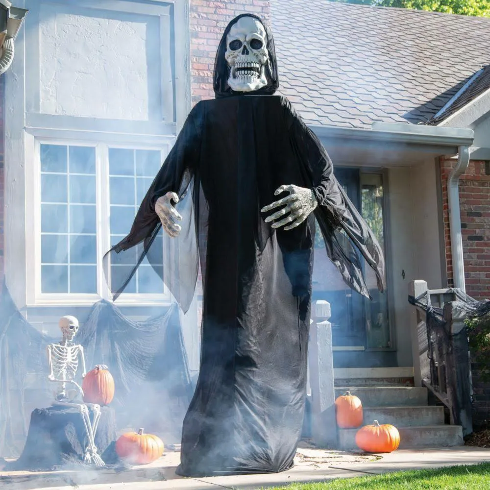 Some Of The Most Strange And Realistic Looking Halloween Displays