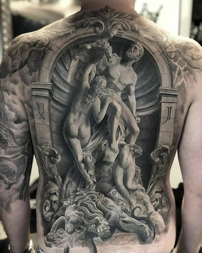 45 Personas que decidieron hacerse tatuajes de locura, compartidos en esta cuenta de Instagram