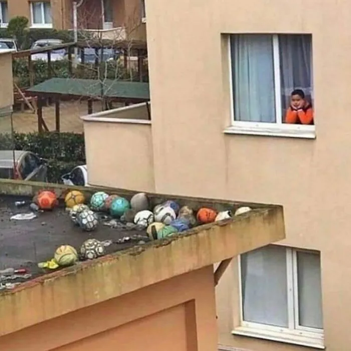 48 Geniales fotos aleatorias que no tienen ningún sentido, compartidas en esta cuenta de instagram