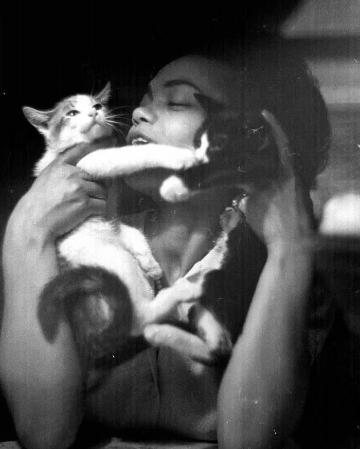 La cantante Eartha Kitt, 1952