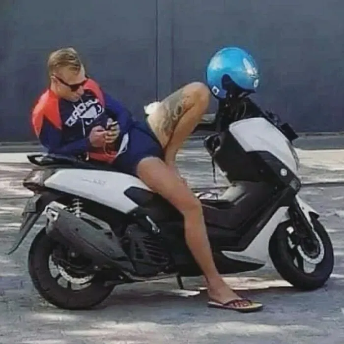 Gallery Of 5 Images.

meta Non‘T Feelz So Wel Todaye 
#meta_visions
...
...
...
...
...
#art #memesdaily #memes #memepage #shitpost #artwork #aesthetic #arts #shitposts #weirdmemes #cursedimage #meta #photography #viralsdaily #cursed #creative #wtf #memesdaily #viral #viralphoto #virals #viralvideo #dailyvirals #meme #photo #artist #streetart #visualart