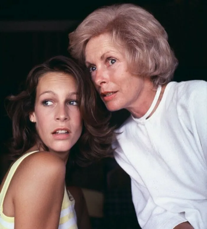 Jamie Lee Curtis At Home With Her Mother, Janet Leigh, In 1978