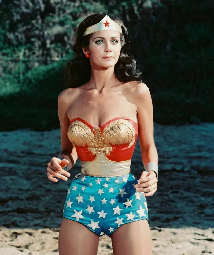 Lynda Carter como La mujer maravilla en 1975
