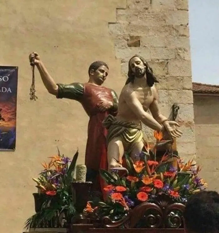 48 Geniales fotos aleatorias que no tienen ningún sentido, compartidas en esta cuenta de instagram