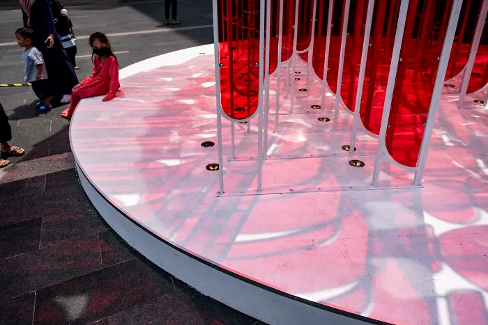 "Crimson Cloud": Red Transparent Plexiglass Art Installation (12 Pics)