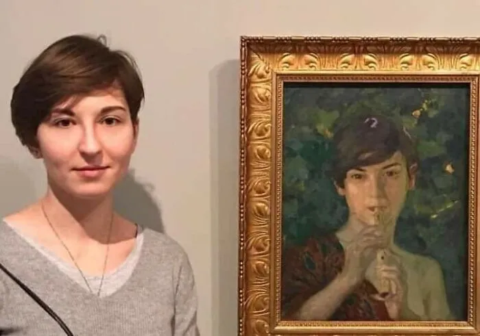People Online Are Sharing Pictures Of Art Pieces In Museums That Look Like Them