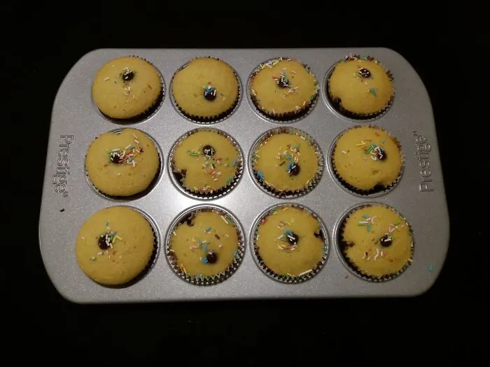 Fresh Batch Of Vanilla Cupcakes :)
