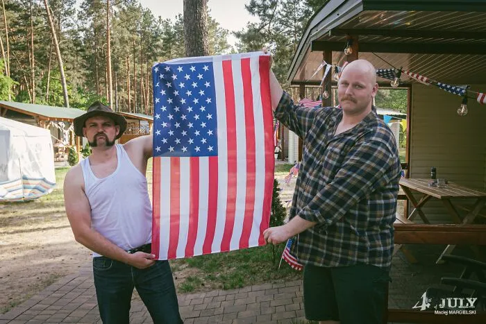 51 Pics Of Polish People Roleplaying As Americans Celebrating The 4th Of July