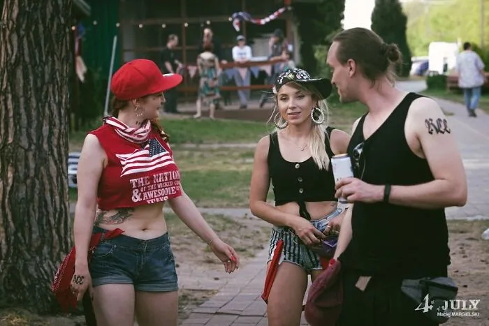 51 Pics Of Polish People Roleplaying As Americans Celebrating The 4th Of July