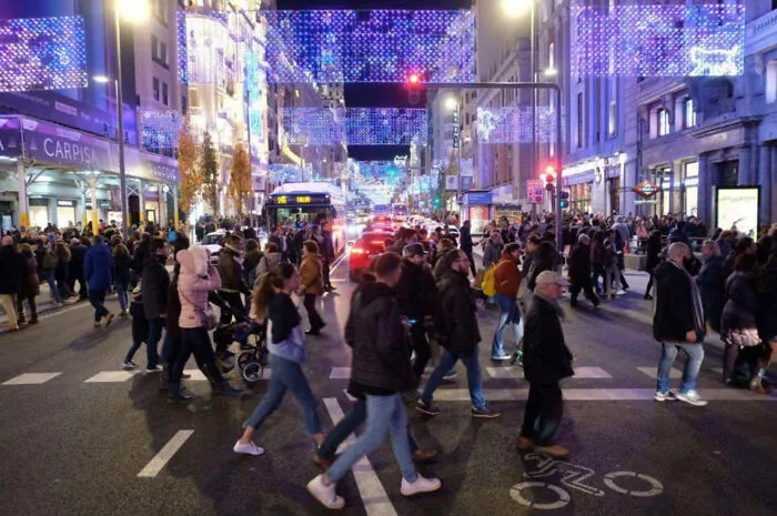 El cierre del centro de Madrid a los coches ha supuesto un aumento del 9,5% del gasto en el comercio minorista, según un análisis bancario | Forbes