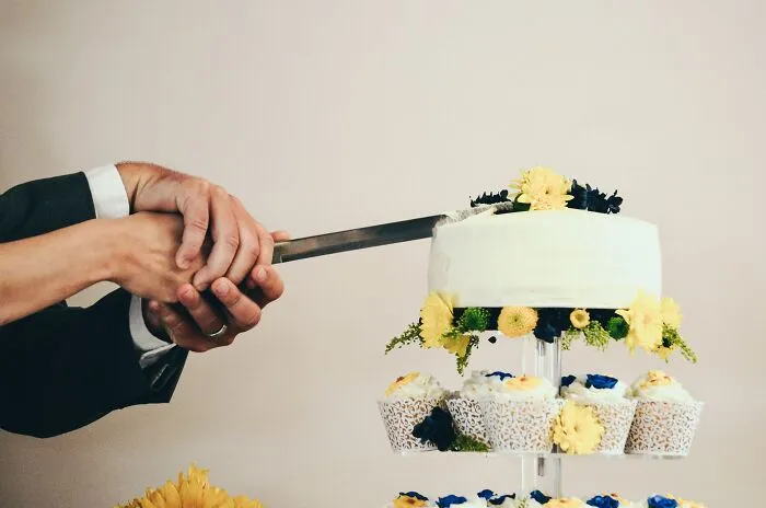 18 Of The Weirdest Wedding Experiences, As Shared By The Bored Panda Community