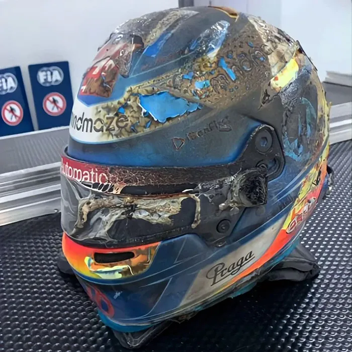 Romain Grosjean Showed How His Helmet Turned Out After The Accident In Bahrain