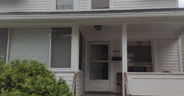 Hey Pandas, Show Us What The Front Of Your House Looks Like (Closed)