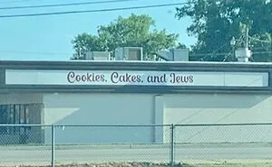 50 Of The Funniest Pics From The ‘Useless, Unsuccessful, And Unpopular Signage’ Facebook Group