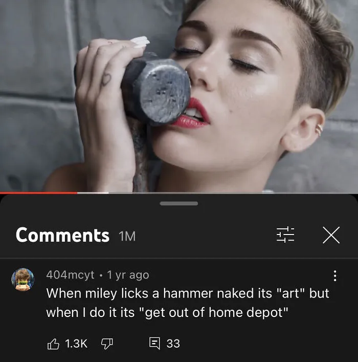 Miley Cyrus - Wrecking Ball