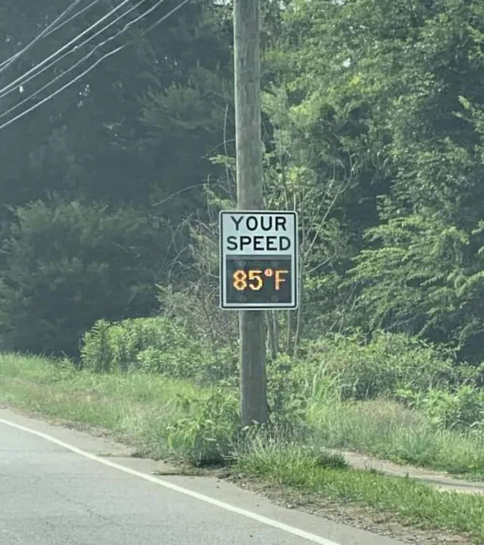 This Facebook Group Documents Examples Of Bad Drivers, Here Are 50 Of Their Funniest Posts (New Pics)