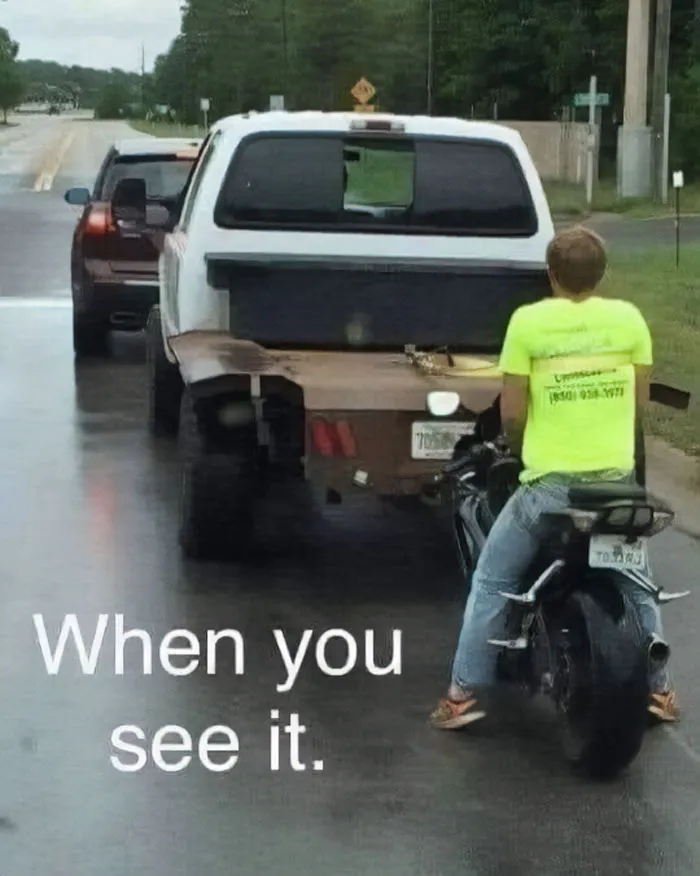 This Facebook Group Documents Examples Of Bad Drivers, Here Are 50 Of Their Funniest Posts (New Pics)