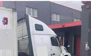 This Facebook Group Documents Examples Of Bad Drivers, Here Are 50 Of Their Funniest Posts (New Pics)
