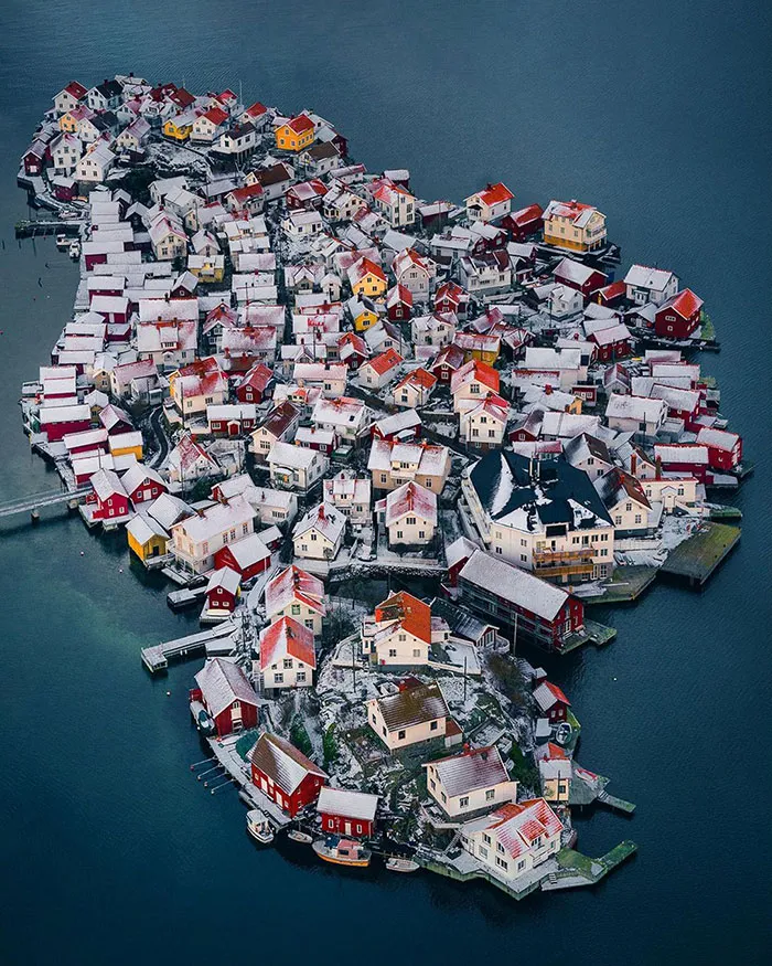 Una hermosa tarde en la costa oeste sueca. Gullholmen, Suecia
