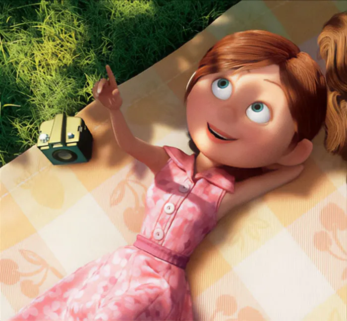 Ellie Frederickson pointing at the sky 