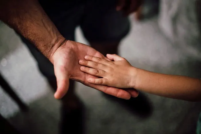 20 Adultos comparten aquello que sus padres les enseñaron y ahora les enorgullece