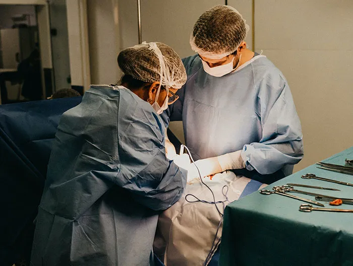 30 Surgeons And Other Doctors Share Their Biggest 'Oh Fudge' Moments