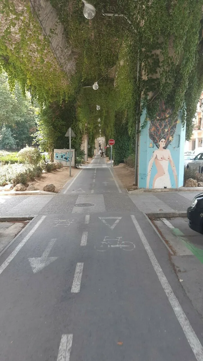 A Friendly Urban Cycle Path In Girona