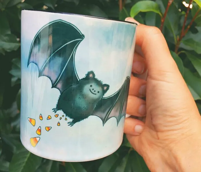 Un simpático murciélago gordo que va defecando caramelos