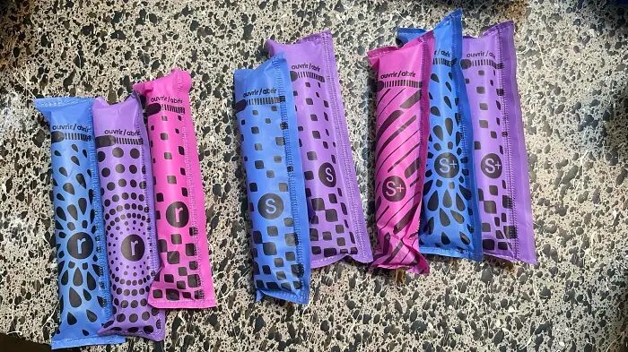 No podía entender por qué seguía cogiendo la talla equivocada de la caja multipack... ¡luego me di cuenta de que las tres tallas vienen en los tres colores!
