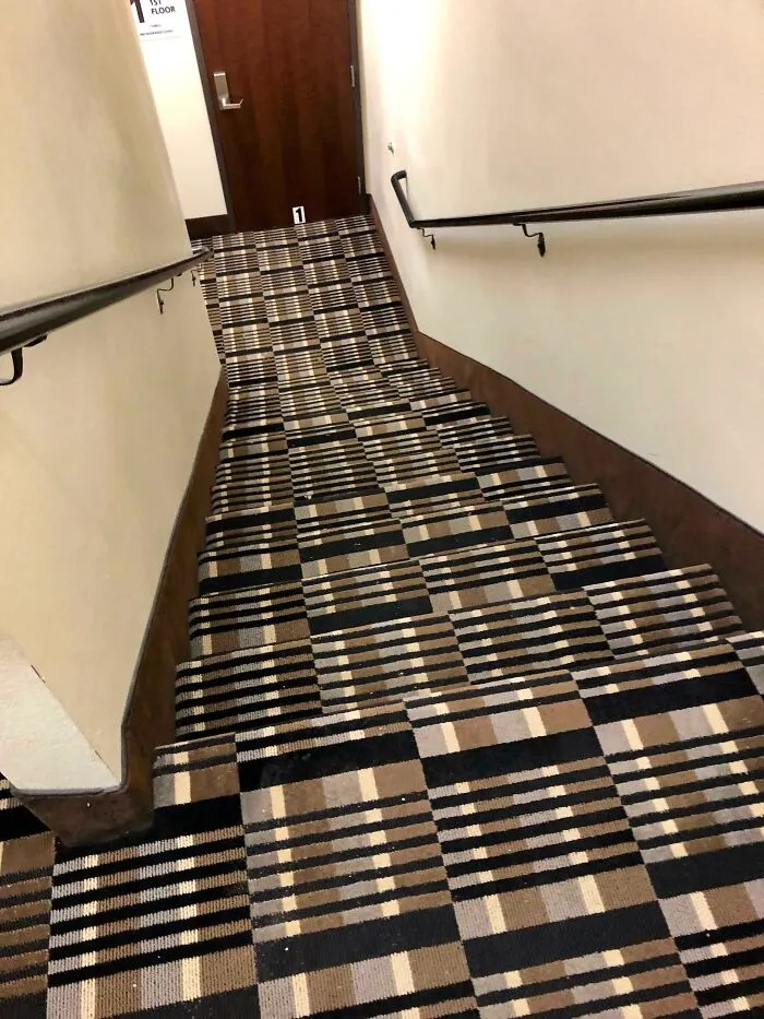 Las escaleras de un hotel en el que me alojé