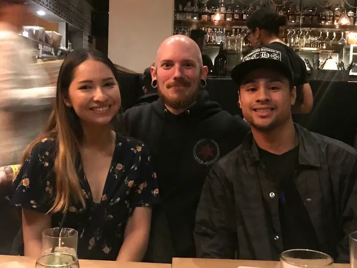 Me enteré de que tengo una prima hermana vietnamita. Mi abuelo fue a la guerra de Vietnam, regresó y tuvo 8 hijos (incluido mi padre). Años después, me enteré de que tengo una prima que se mudó a EE. UU. y tuvimos la oportunidad de conocernos y compartir historias :) Gracias, 23andMe