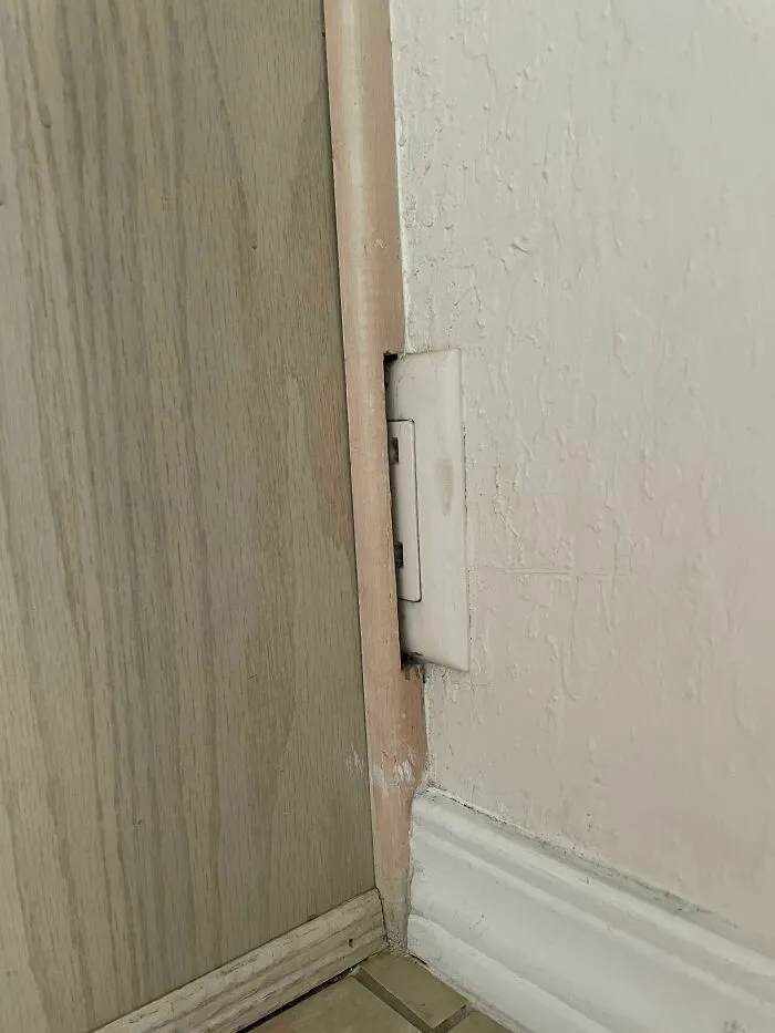 Les presento el tercio de la toma de corriente que se encuentra en mi apartamento